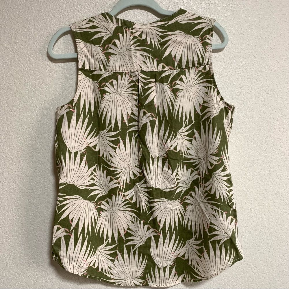 Tahari Tropical Print Button Down - Picture 2 of 9